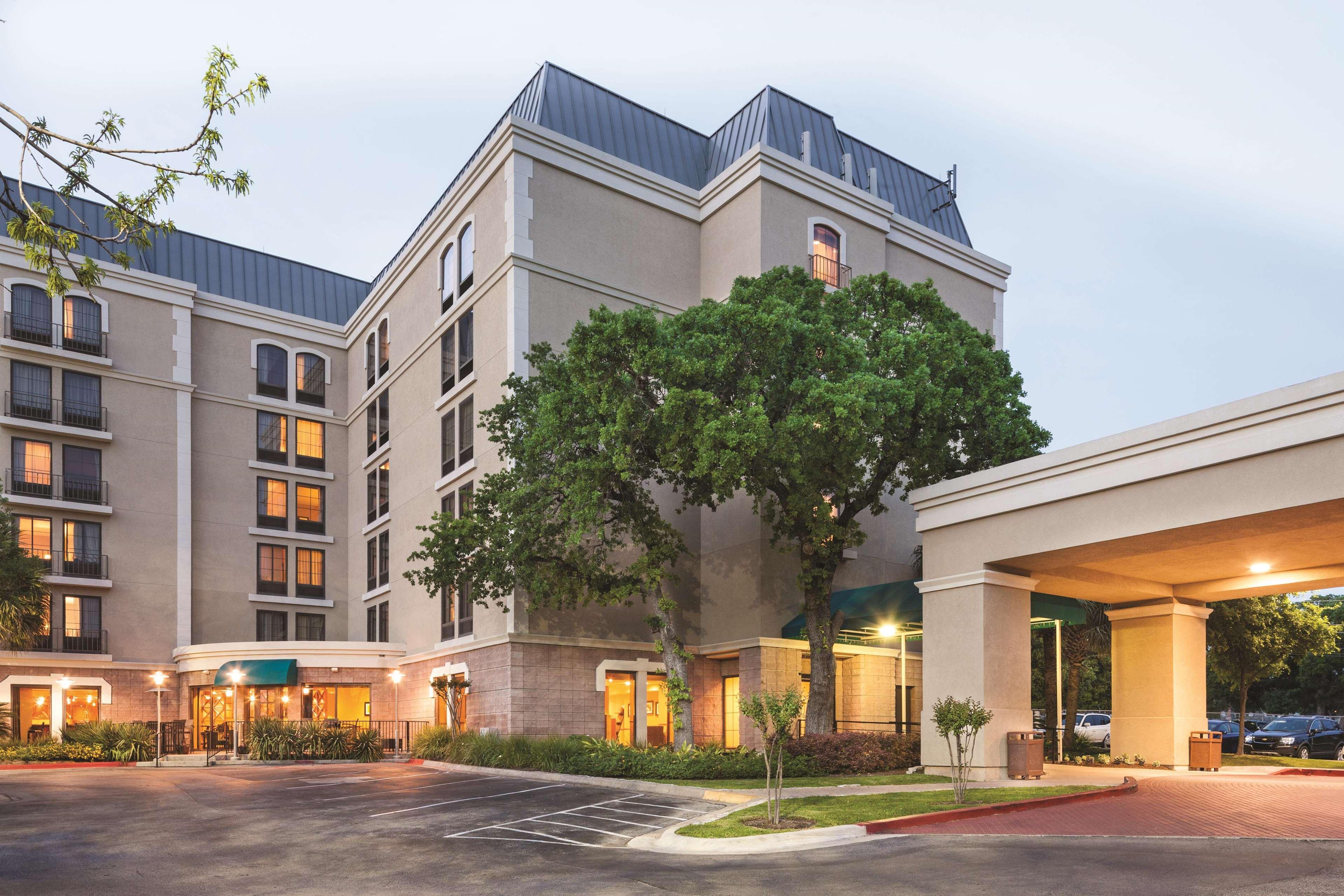 Doubletree By Hilton Austin-University Area Ngoại thất bức ảnh