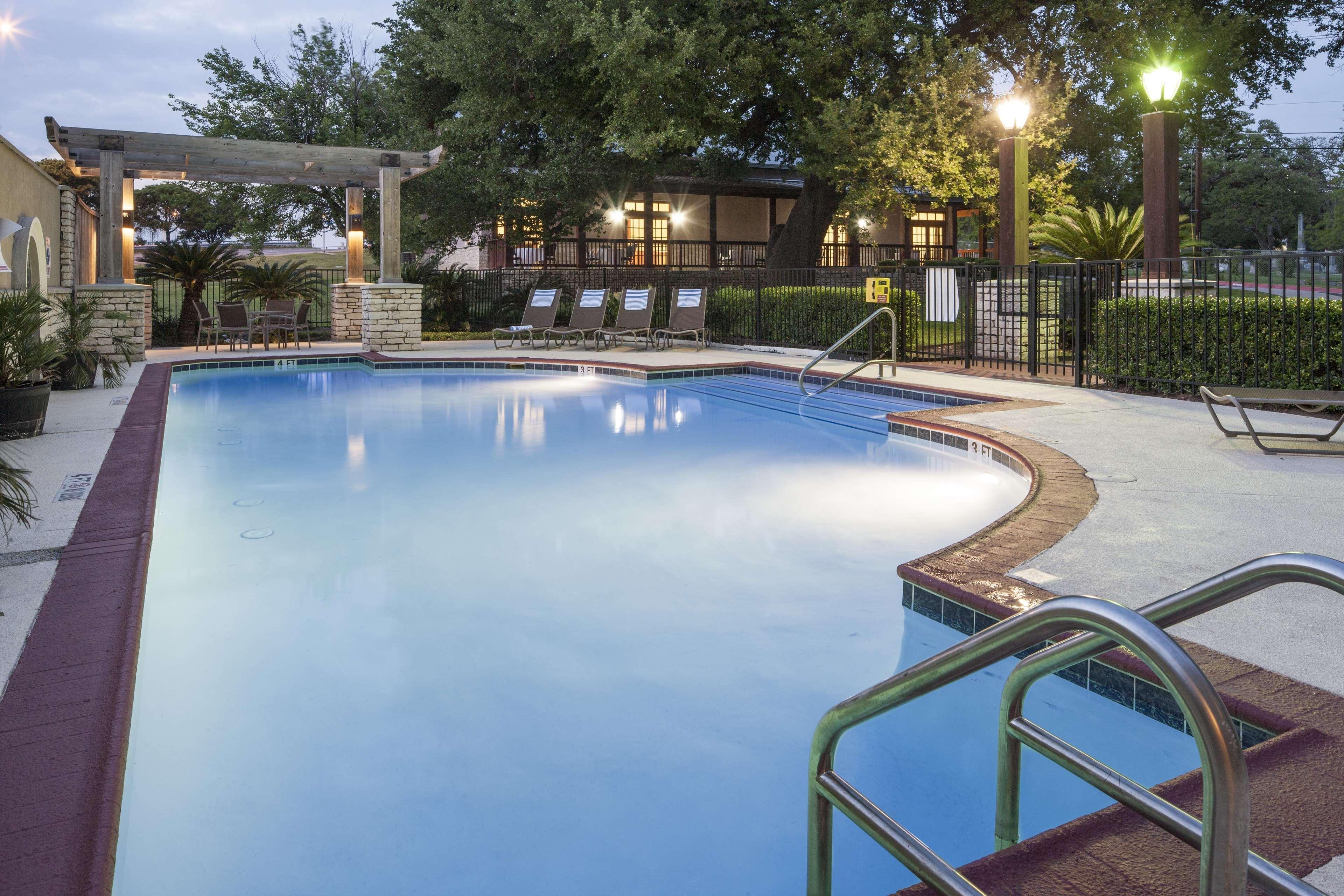 Doubletree By Hilton Austin-University Area Ngoại thất bức ảnh