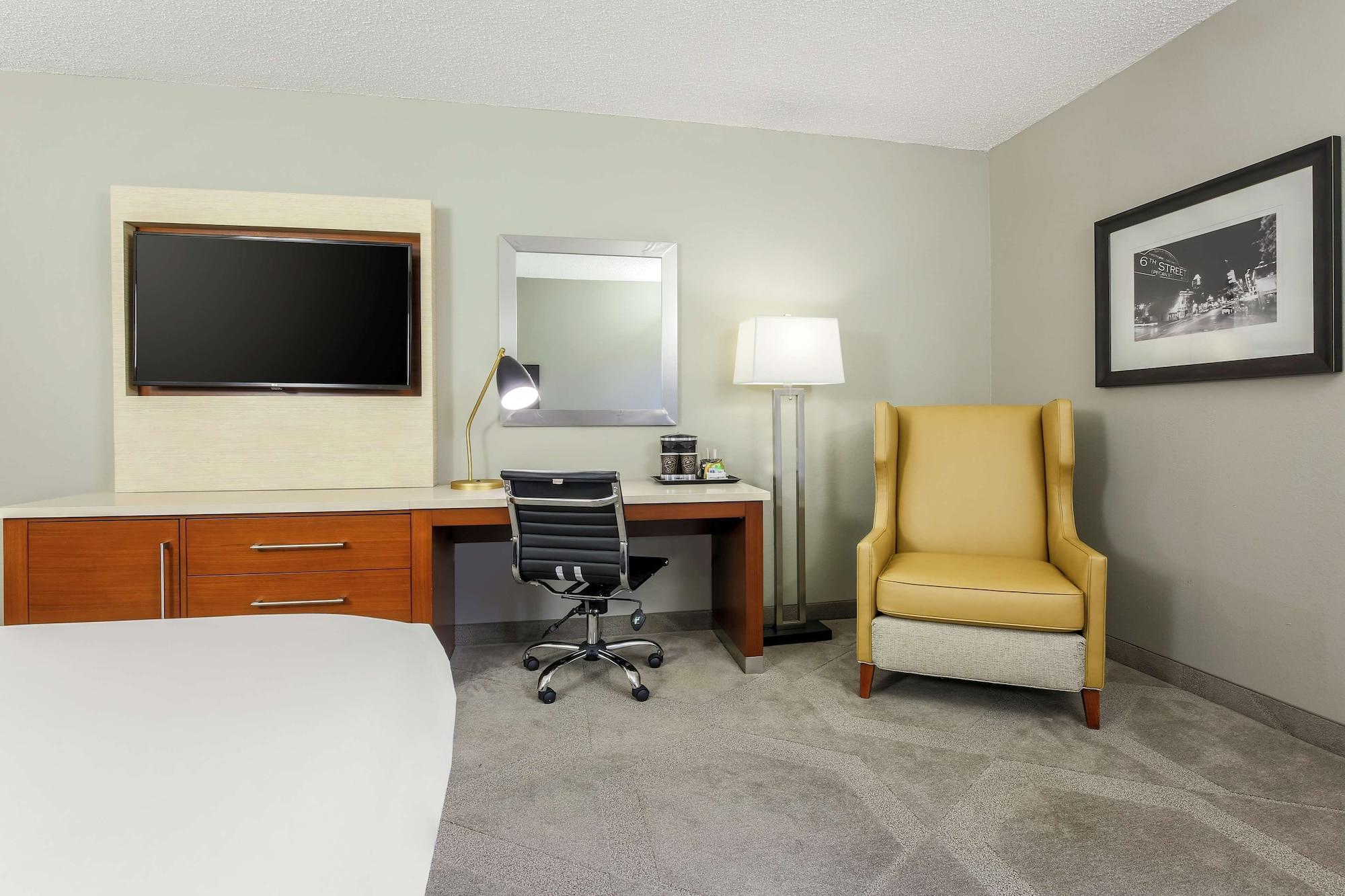 Doubletree By Hilton Austin-University Area Ngoại thất bức ảnh