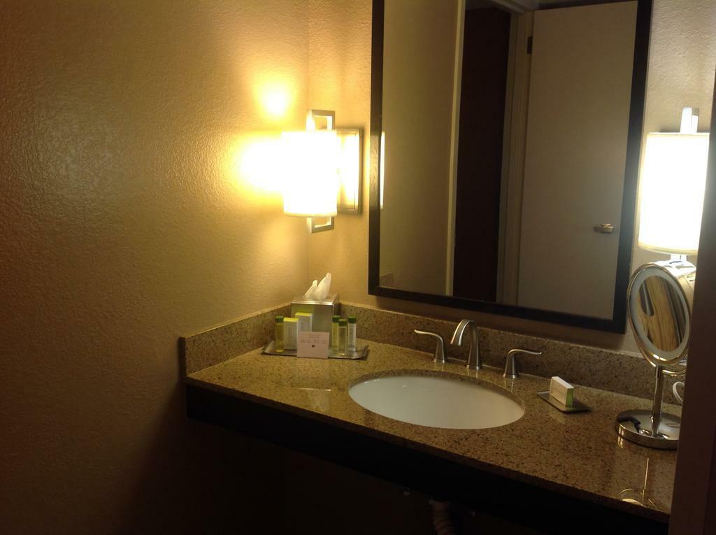 Doubletree By Hilton Austin-University Area Ngoại thất bức ảnh